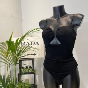 Body con coppe